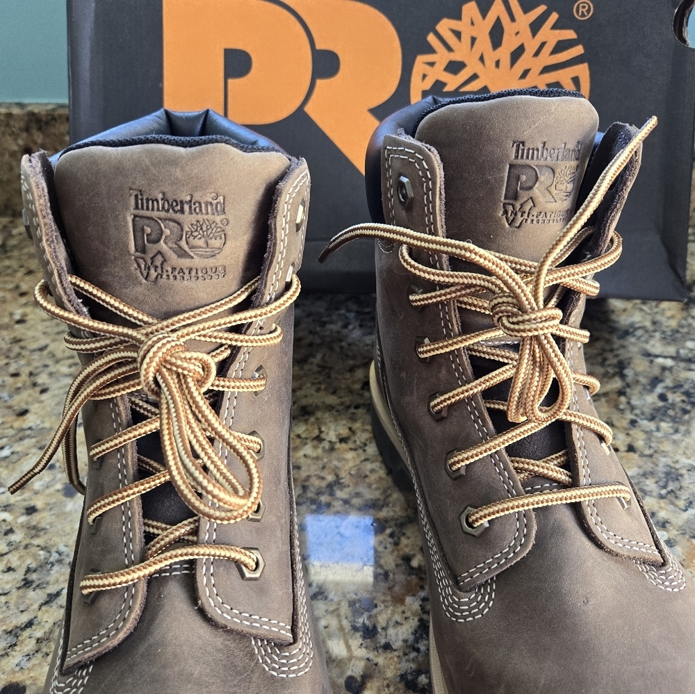 New In Box Timberland Brown Women's Boots Size 10 Wide - Picture 10 of 10